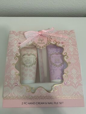Wendy Bellissimo Pink Soft Hands 2-Piece Hand Cream & Nail File Gift Set
